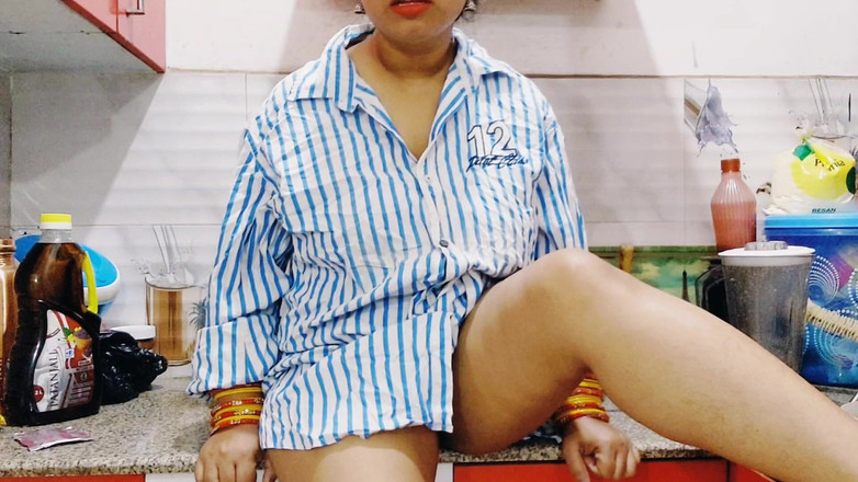 Desi Pari Bhabhi: Sexy indická nevlastní sestra hardcore žhavý sex se svým nevlastním bratrem...