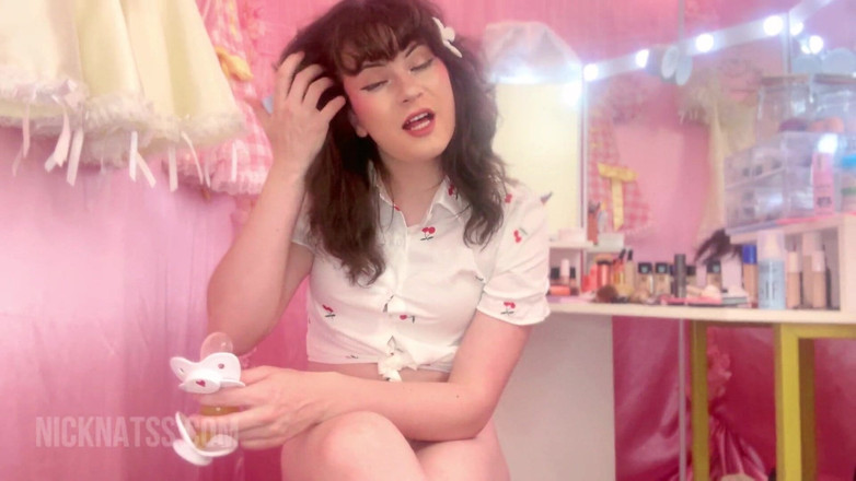 Natalie Napoli: Binky Obsessed Przegrany