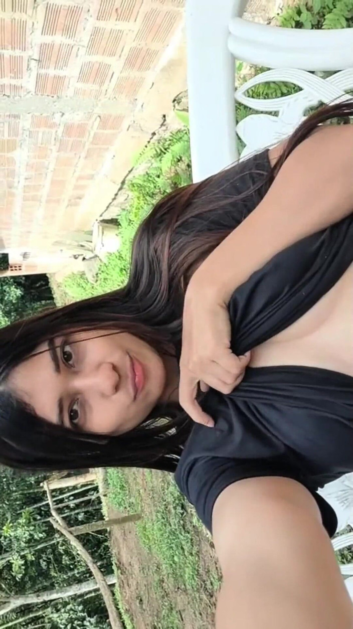 Yulieth Gomez: ポルノ女優ユリエス・ゴメスがオナニーする