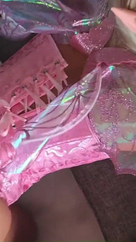 Sexy víla s velkým zadkem plní mladého muže přání pro hardcore sex a dostane z něj všechno jeho sperma