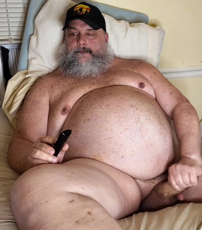 GeneWadexxx: 継父ベアが射精する