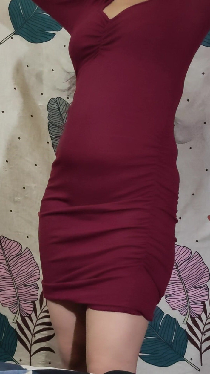 Sunny lesbian: Red Dress See My Bhabhi Sunni Indian Housewife Hot Scenes