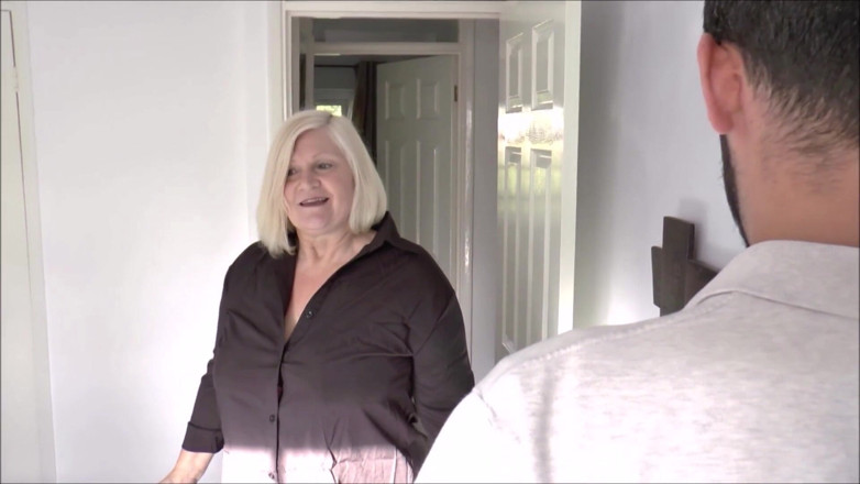 Mature Wanker: Vovó tem muitas fantasias pervertidas que ela está vivendo agora!