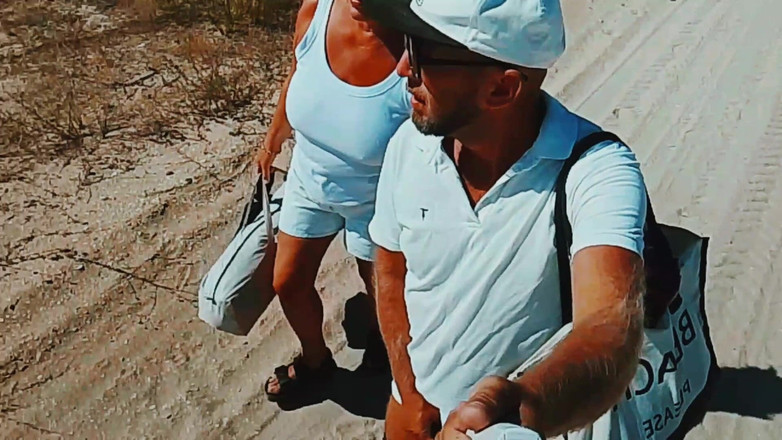 Crazyfamily 1970: 道中の見知らぬ人を吸う