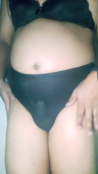 Sexy india Ladyboy juega solo