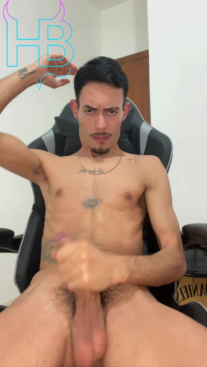 Heitor Bauman OFC: Pria muda dengan berbulu lagi asik muasin memeknya