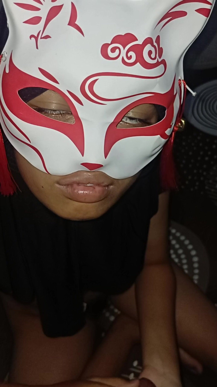 Theresia Nirvana: Une belle fille de 18 ans en hijab aime tellement qu’elle...