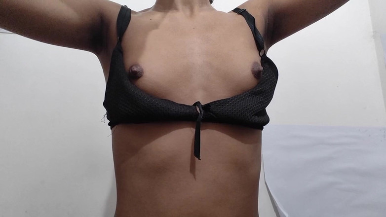 desigirl93: Masturbieren allein im Zimmer