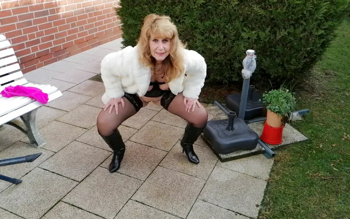 Extrabot: Too cold for pipi