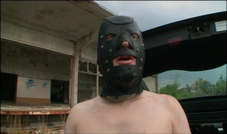 Absolute BDSM films - The original: Cur umilitor care penetrează cu vibrator