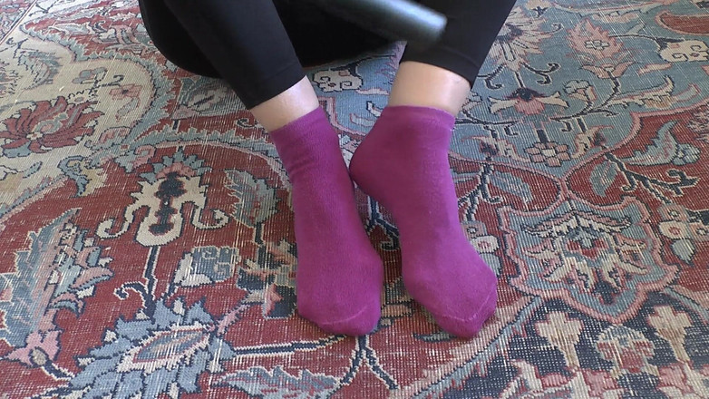 Lady Victoria Valente: Zuerst Werden Socken Abgesaugt, Dann Geschrubbt Und Dann Mit Sperma...
