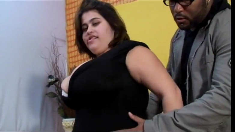First Black Sexperience: Awek montel kulit susu suka merasai zakar lelaki hitam di...
