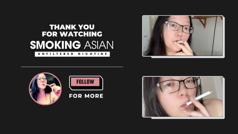 Smoking Asian: Sigara bağımlısı Asyalı: sıkı korse ve esneyen akciğerlerde 2 sigarayı zincirliyor,...