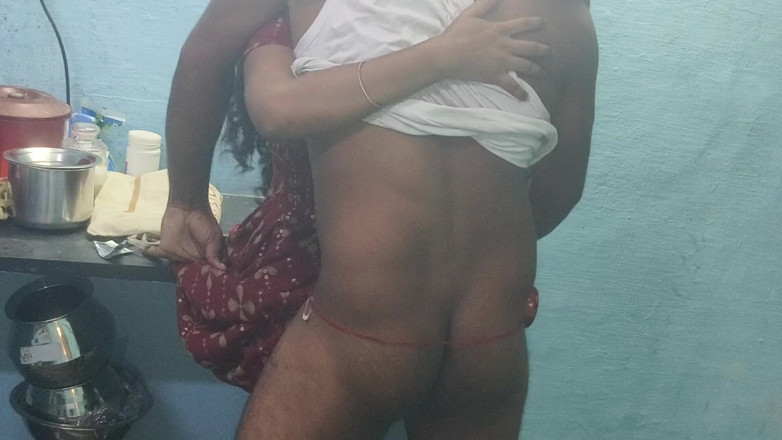 VillageBlackfairy: Stehender sex mit liebhaber
