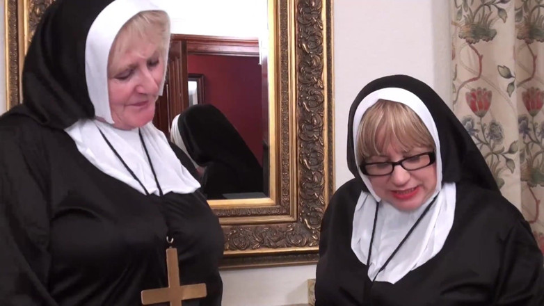 Dirty Doctors Clips - Mature British Lesbians: นางชีเงี่ยนเลสเบี้ยน