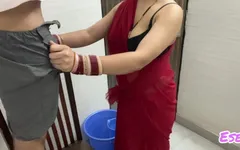 Desi Bhabhi Got Fucked with Plumber While He Is Fixing the Shower
