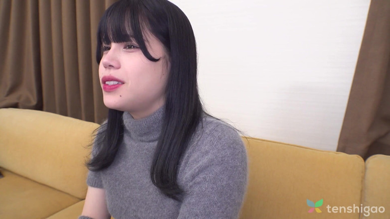 Tenshigao: Miu Akino Is a Cute College Babe Who Needs Money