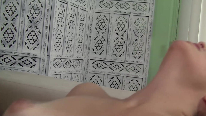 SEXUAL SIN: Лучше с папочкой сцена - 1 грудастая брюнетка обожает трахаться с ее сахарным папочкой