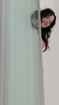 My18teens - Petite Girl Dakota Doll brinca com sua buceta apertada