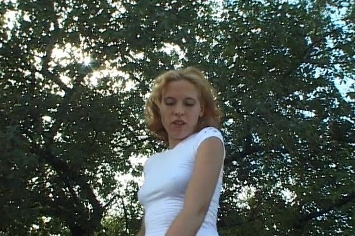 Deutsche XXX Filme: Esta es una nena amateur de Alemania que muestra su...