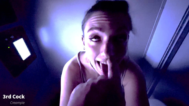 PNW Porn: J’amène ma copine salope au glory hole