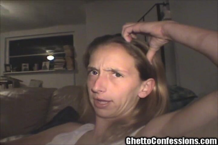 Ghetto Confessions: Une pute de rue suce une bite et suce une...