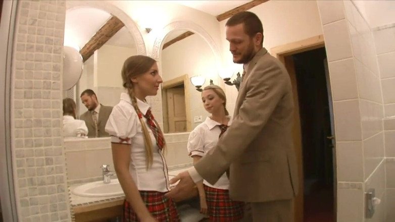 Young Sinner: Chơi tay ba nóng bỏng với Ian Scoot