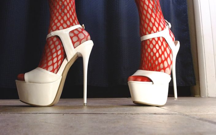 Abby Anna: Stoking jala merah berduri putih berduri seksi