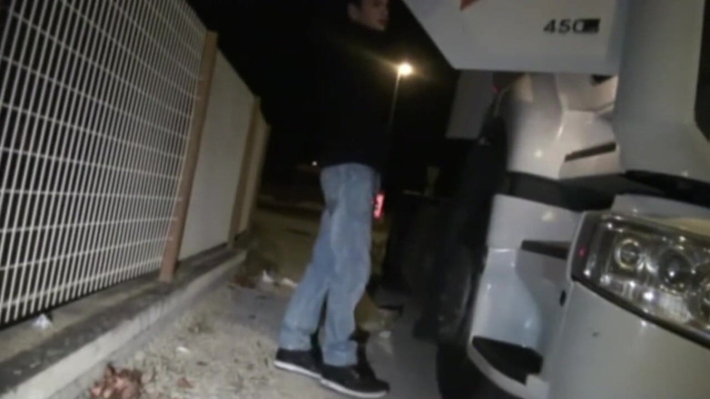 YOUNG FRENCH DUDES FUCKERS: Twink fucked by XXL cock in a truck