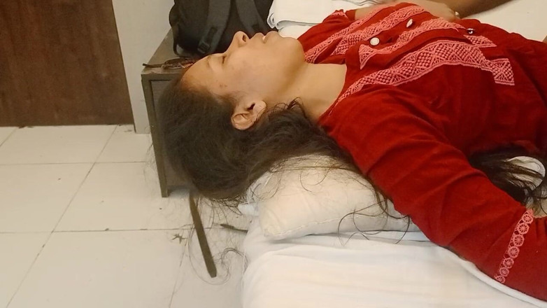 NikiRathod: 和男友以新的方式口交