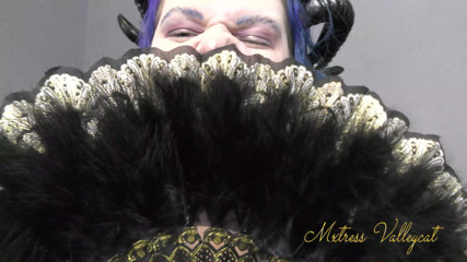 Mxtress Valleycat: Feather fan tease