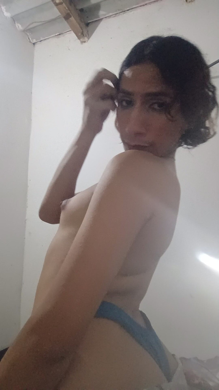 Femboy from Colombia: Sâni care devin din ce în ce mai mari