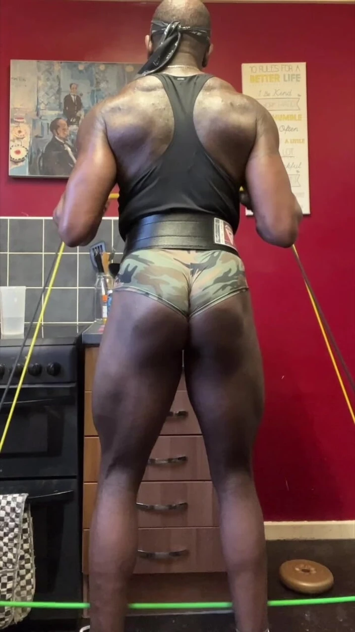 Black mature kinky muscle: Preto rabo musculoso e treino nas costas e show flex