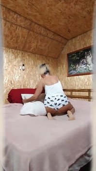 Hete huisvrouw Lukerya. De ochtend begint in bed.