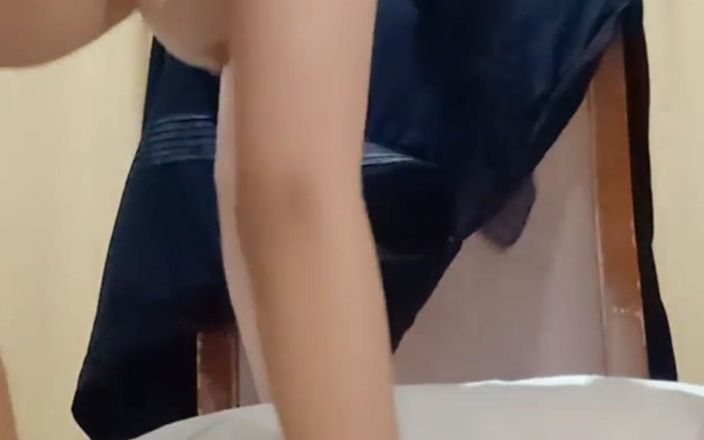 Jilbab69: Ll llegan a casa cansado pero cachondo, ¿qué debo hacer?