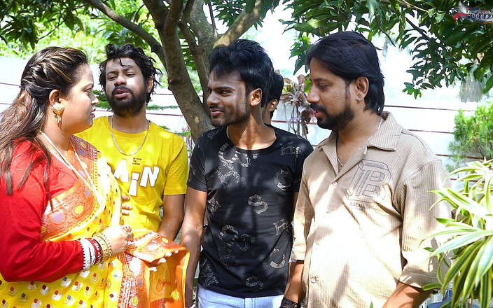 Desi Bold Movies: Desi Mallu Bhabhi hardcore Olika positioner av sex med fyra...