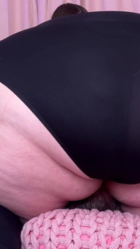 Ssbbw kayla peach Adam Kalesi'ne oturuyor