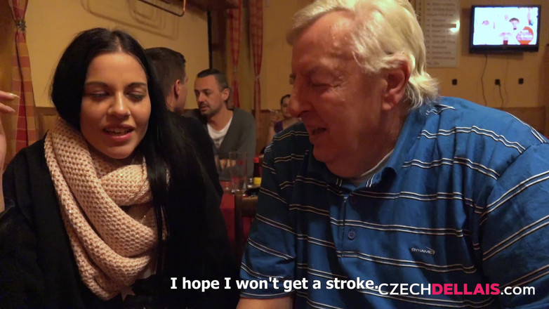 Czech Dellais: chek delais 4: jaisi dikhne vaali veshyaen boodhe mard ko pahanti...