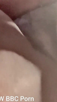 Fodendo tapa na minha buceta com grande vibrador gozando duro