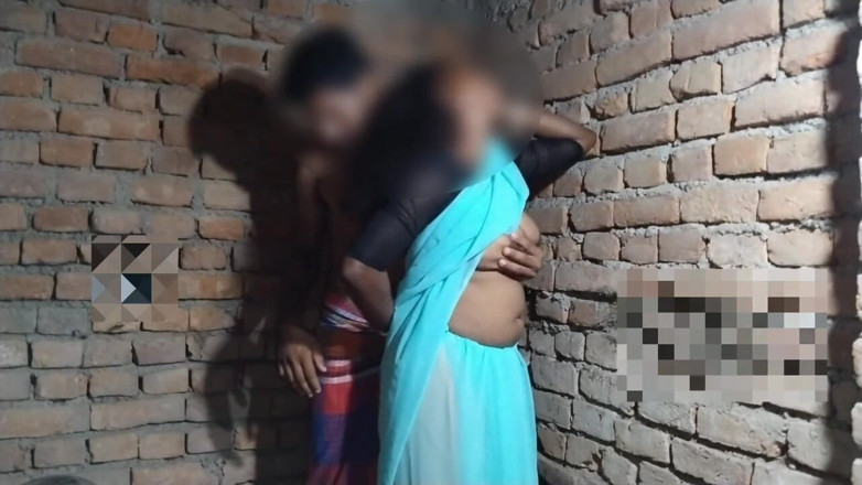 Pumi: Poomi Bhabhi a fost lăsată agățată în stil desi