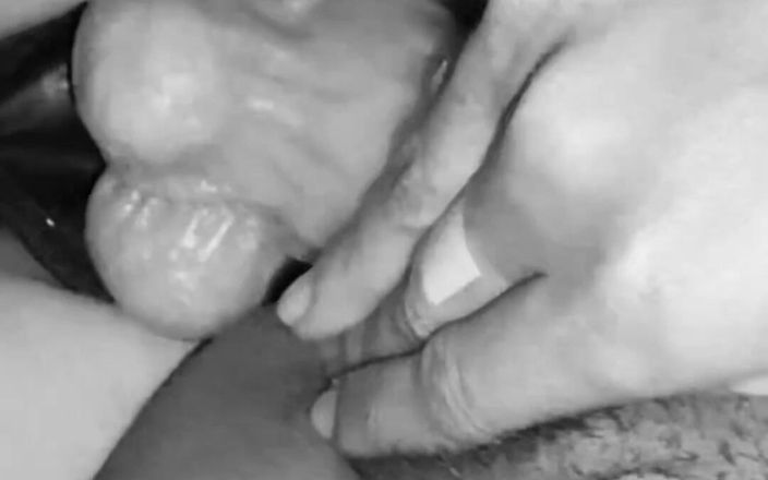 Naughty Throuple 007: Sexe lesbien