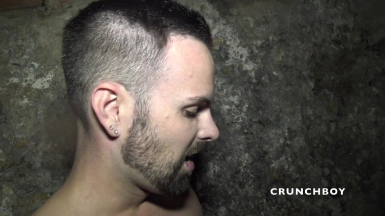 Very discreet straight boys curious: Luigi fucked raw by the straight boy curious Lex Helix