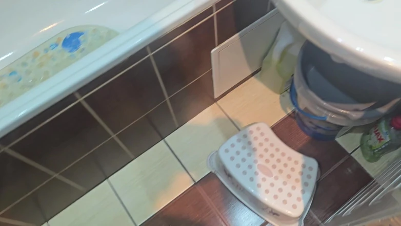 Fap_man93: Hairy Dick Peeing in the Sink