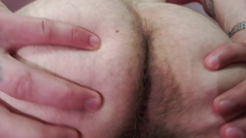 Hunky time: Un Alfa Peludo Y Sus Áreas Sudorosas Y Peludas.