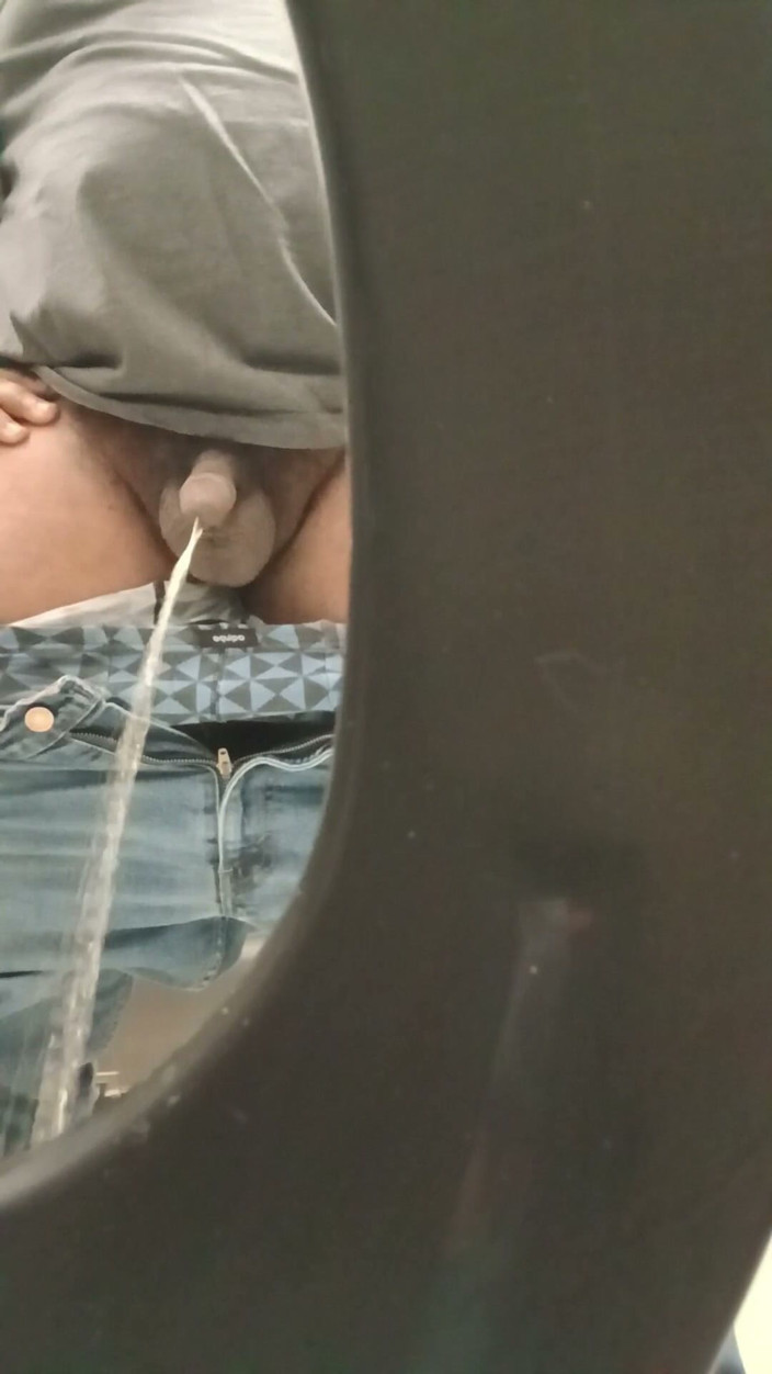 Eddie Venezuela: Black Stepdaddy Pisses and Cums in Public