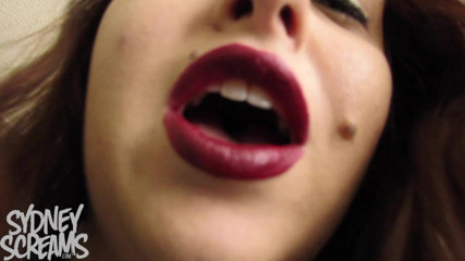 Sydney screams fetish: Sentada en la cara, lápiz labial - hd