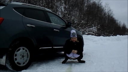 Lady Rose pee pee: Golden Rain 9 - Extrime Winter Piss.