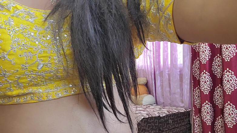 Indiansissychubby: 私のアソコの乳首で遊んで 私の心で遊ばないで