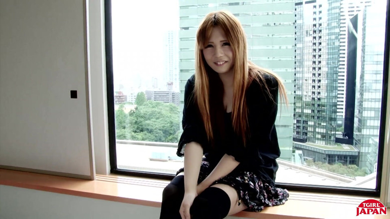 Tgirl Japan: La nouvelle rousse Kana Hoshino se branle