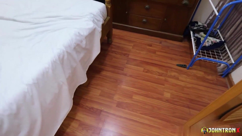 John Tron X: Johntronx - opalona szczupła azjatycka księżniczka dostaje każdy cal mojego kutasa